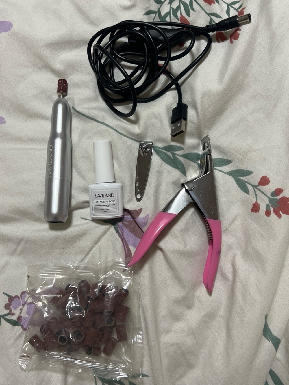 Electric Manicure Kit with Pink Handled Nail Nipper